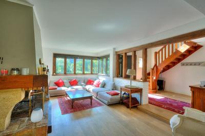 Maison - 210 m² - 8 pièces