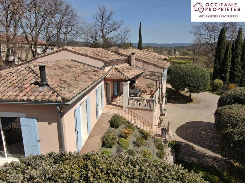 Villa - 270 m² - 8 pièces