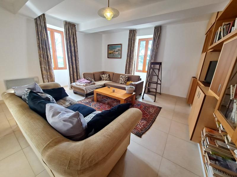 Maison - 375 m² - 10 pièces