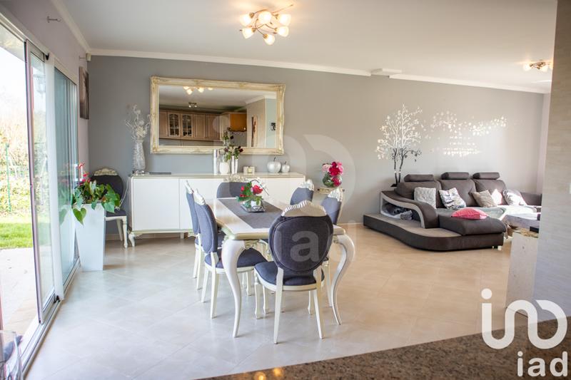 Maison - 210 m² - 8 pièces