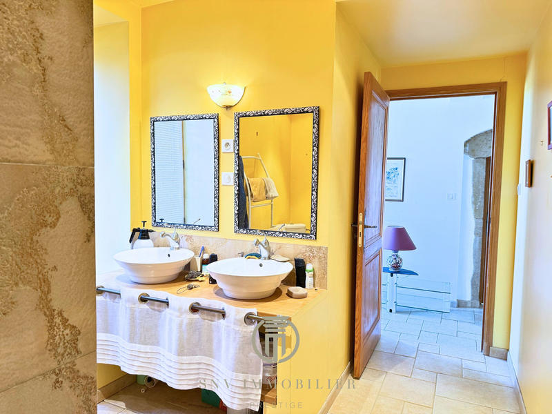 Maison - 301 m² - 8 pièces