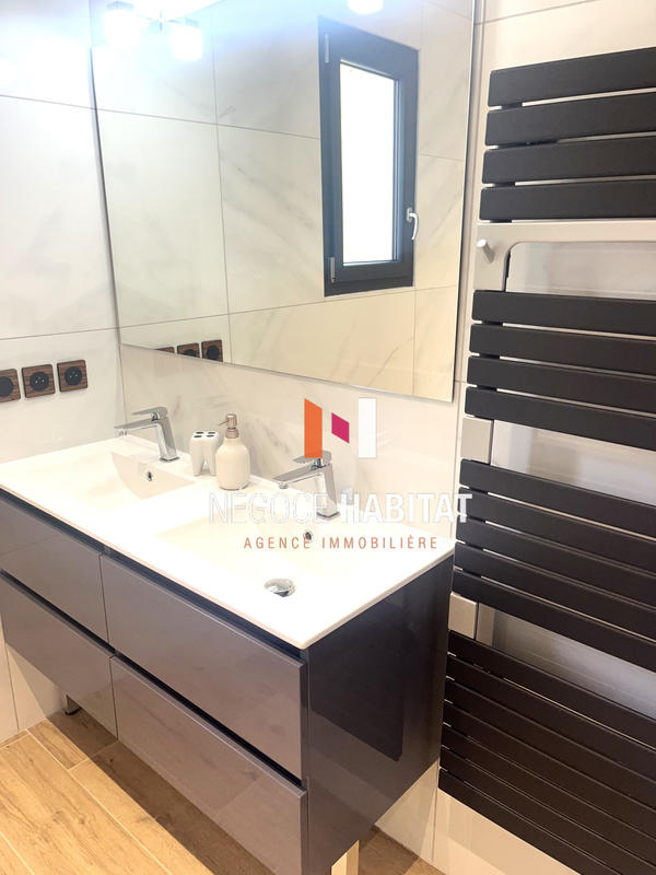 Villa - 167 m² - 10 pièces