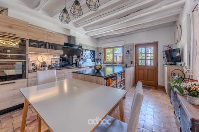 Maison - 200 m² - 8 pièces