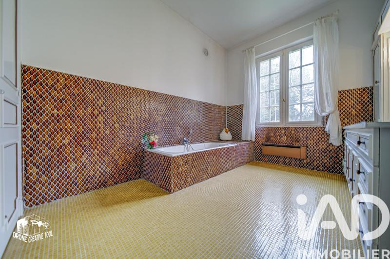 Maison - 239 m² - 7 pièces