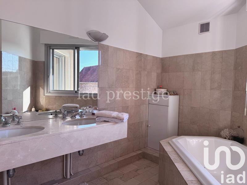 Maison de maîtres - 180 m² - 7 pièces