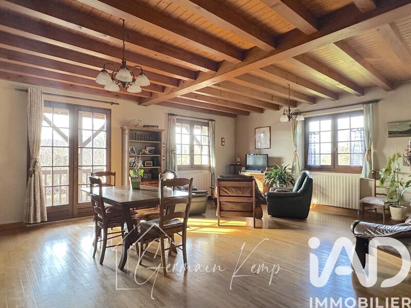 Maison - 214 m² - 7 pièces