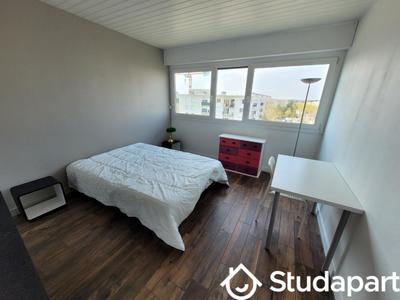 Chambre - 11 m² - 1 pièce