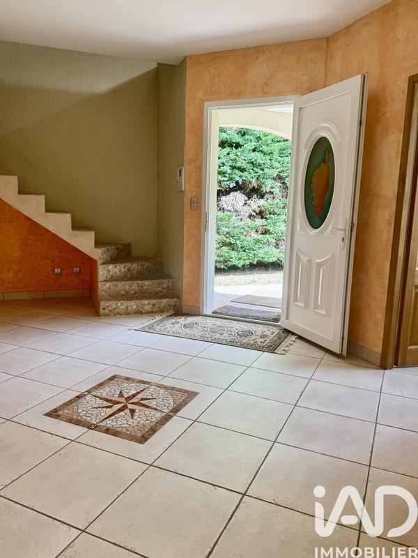 Maison - 226 m² - 6 pièces