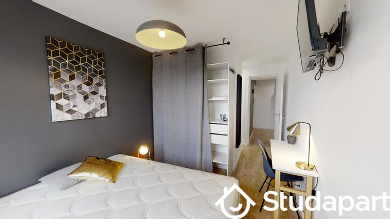 Chambre - 11 m² - 1 pièce