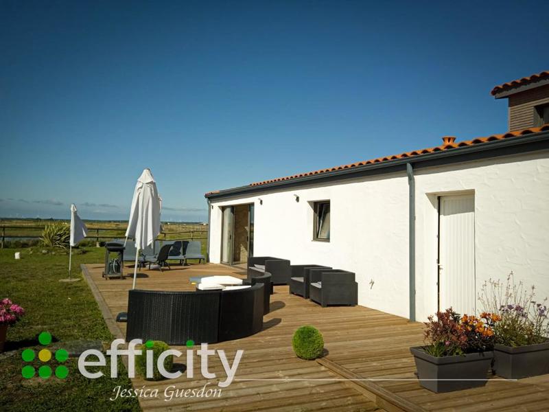 Maison - 270 m² - 11 pièces