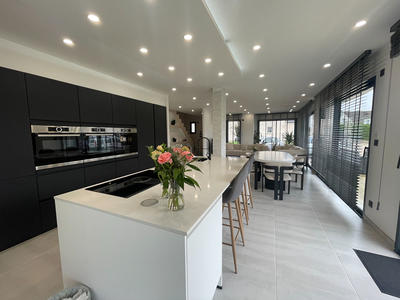 Maison - 140 m² - 6 pièces