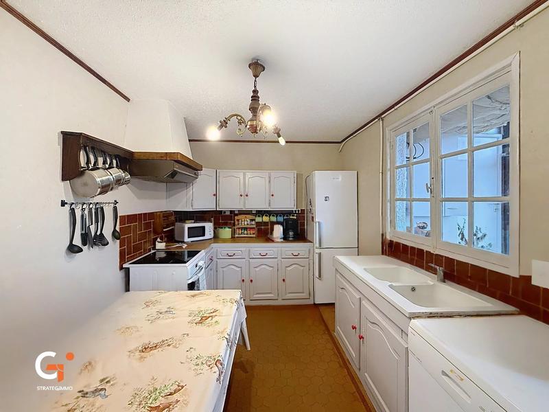 Maison - 140 m² - 9 pièces