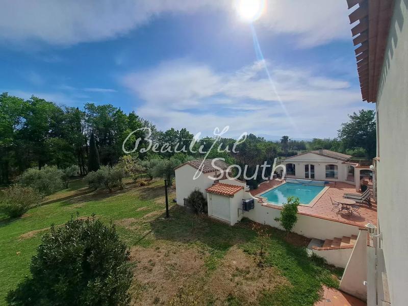 Mas - 350 m² - 10 pièces