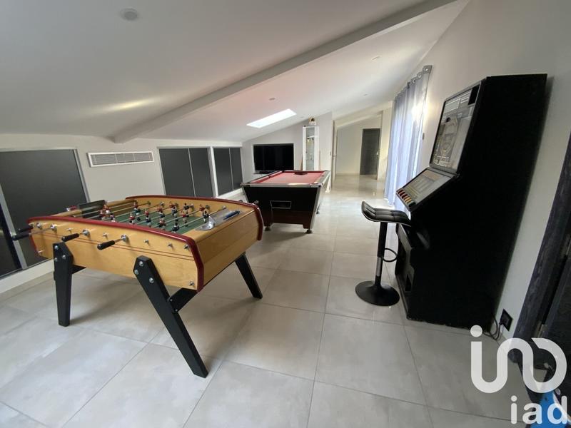 Maison - 305 m² - 7 pièces
