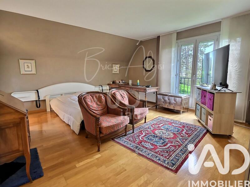 Maison - 176 m² - 7 pièces