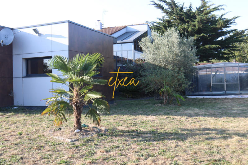 Villa - 264 m² - 10 pièces