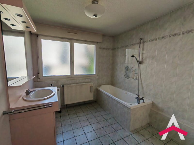 Appartement - 82 m² - 3 pièces