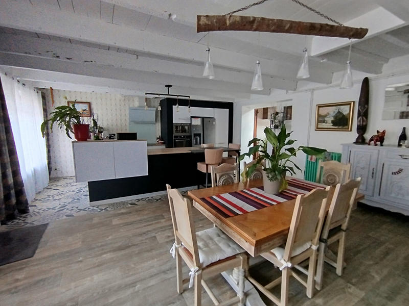 Maison - 185 m² - 7 pièces