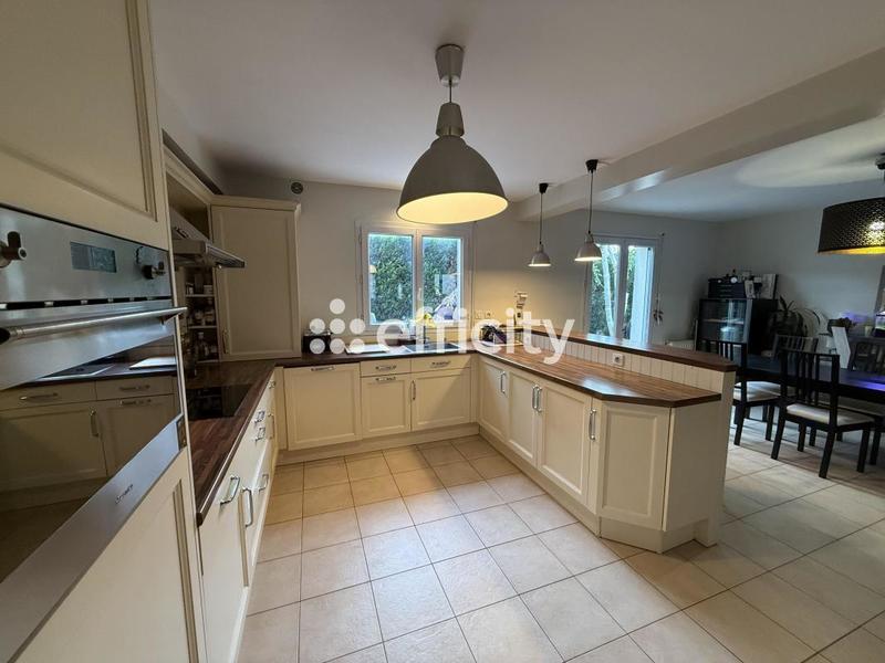 Maison - 100 m² - 5 pièces