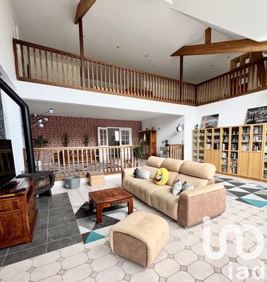 Maison - 360 m² - 9 pièces