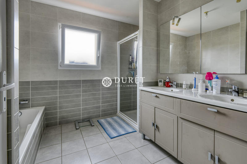 Maison - 190 m² - 9 pièces