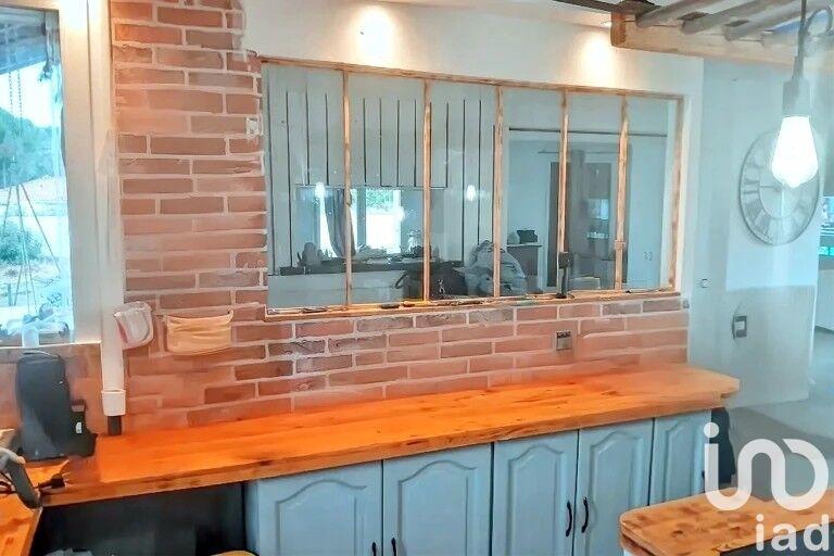 Maison - 230 m² - 7 pièces