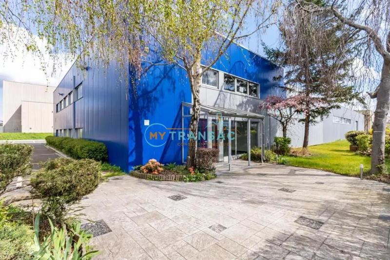 Local d'activité / Entrepôt - 2 361 m²