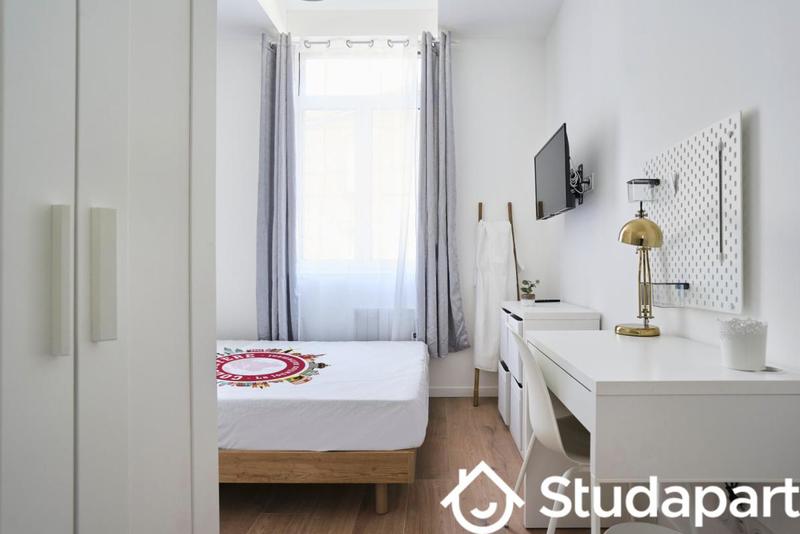 Chambre - 12 m² - 1 pièce