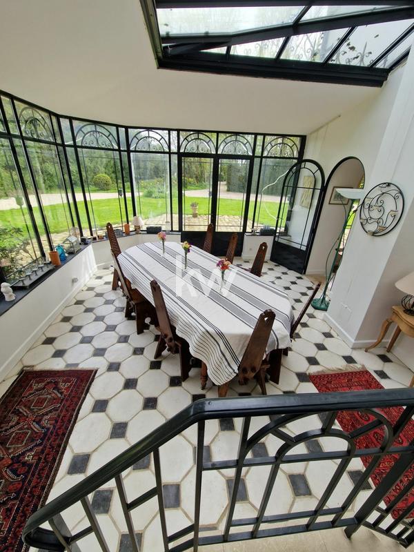 Maison - 434 m² - 10 pièces