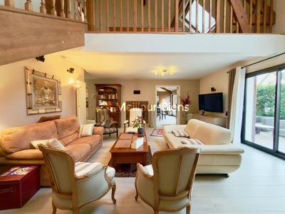 Maison - 144 m² - 7 pièces