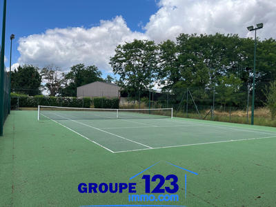 Maison - 435 m² - 9 pièces