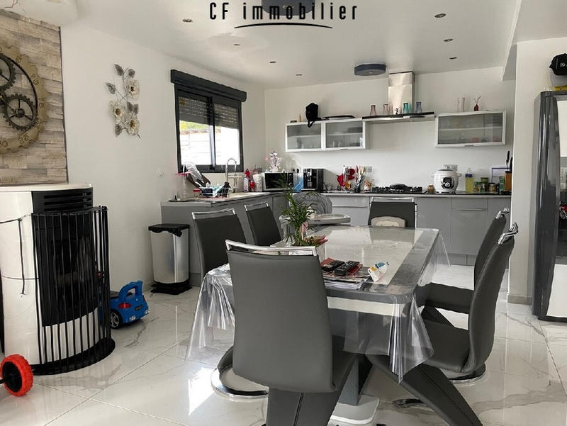 Maison - 137 m² - 5 pièces