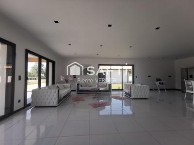 Maison - 146 m² - 4 pièces