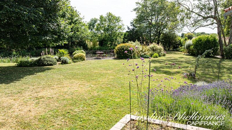 Maison - 218 m² - 8 pièces