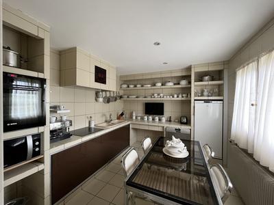 Maison - 230 m² - 6 pièces