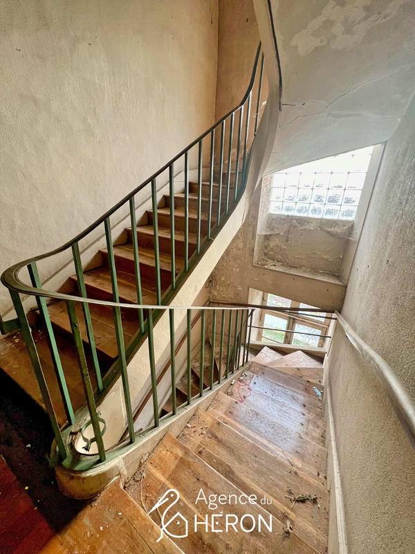 Maison - 470 m² - 19 pièces