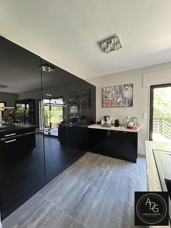 Maison - 160 m² - 7 pièces