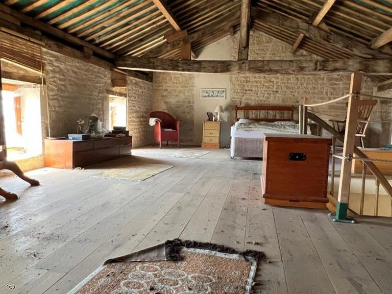 Maison ancienne - 167 m² - 8 pièces