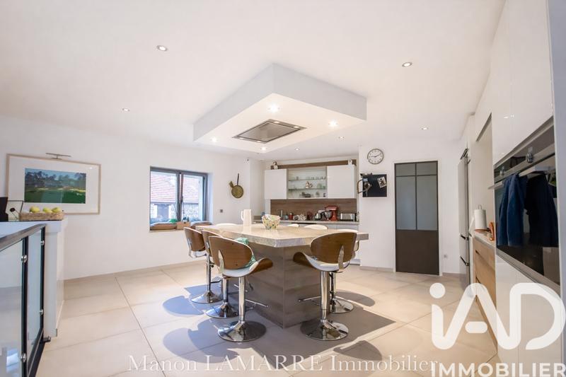 Maison - 181 m² - 7 pièces