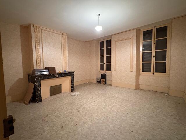 Propriété - 195 m² - 6 pièces