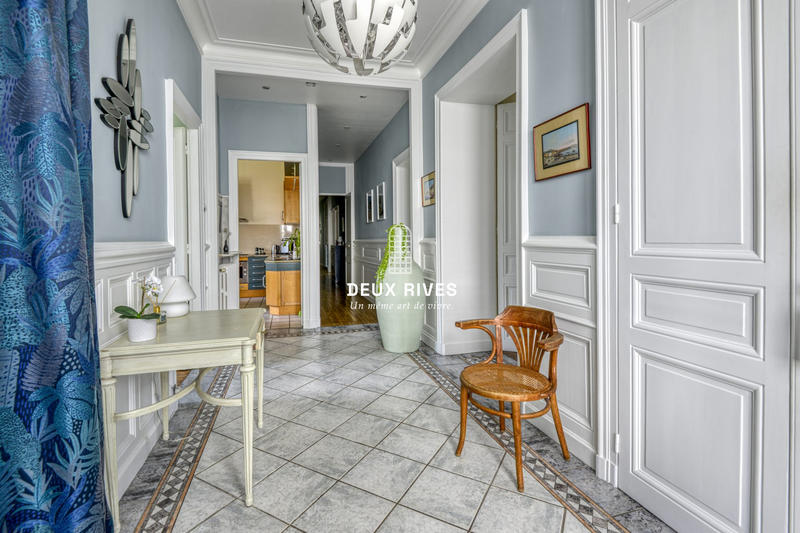 Appartement - 230 m² - 5 pièces