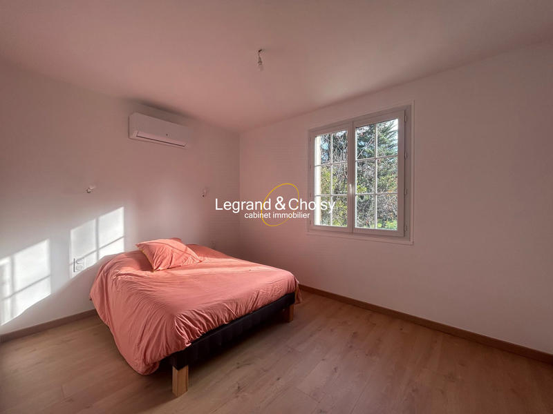 Maison - 200 m² - 8 pièces