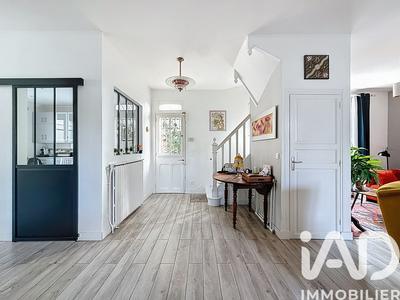 Maison - 214 m² - 7 pièces