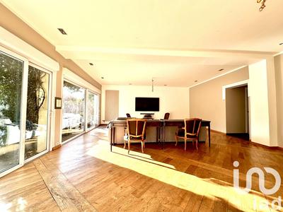 Maison - 200 m² - 8 pièces