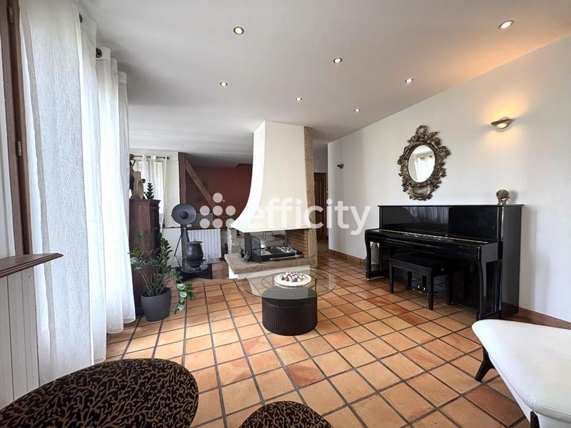 Maison - 165 m² - 6 pièces