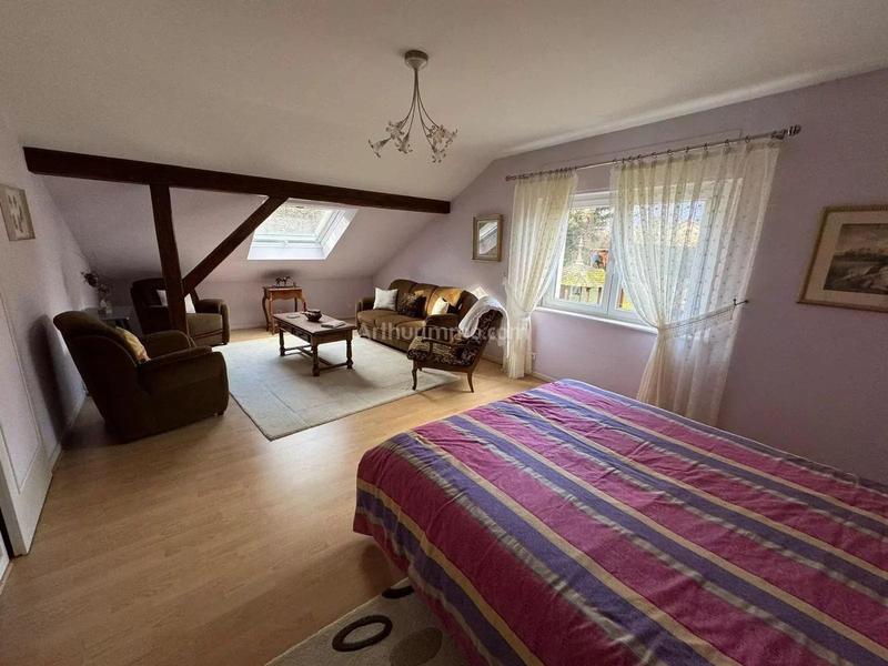 Maison - 234 m² - 8 pièces