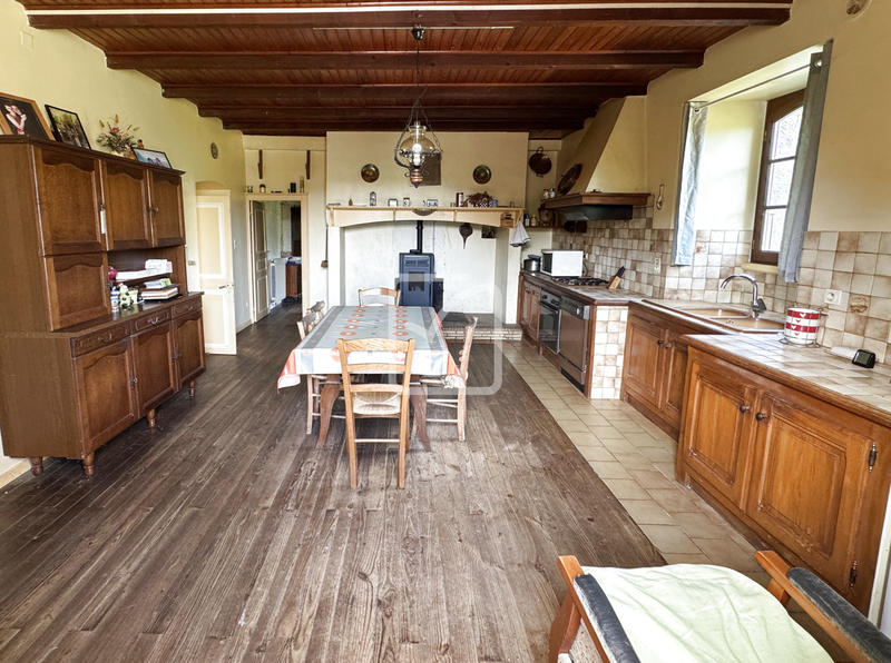 Maison - 137 m² - 6 pièces