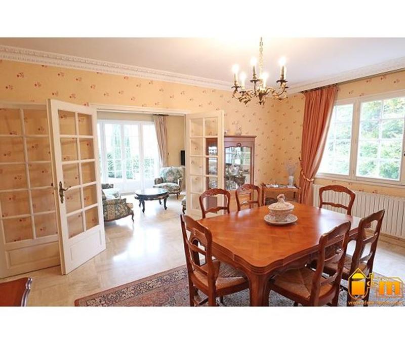 Maison traditionnelle - 140 m² - 6 pièces