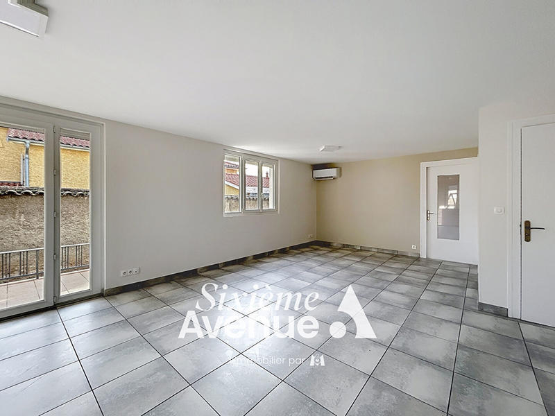 Appartement - 90 m² - 4 pièces