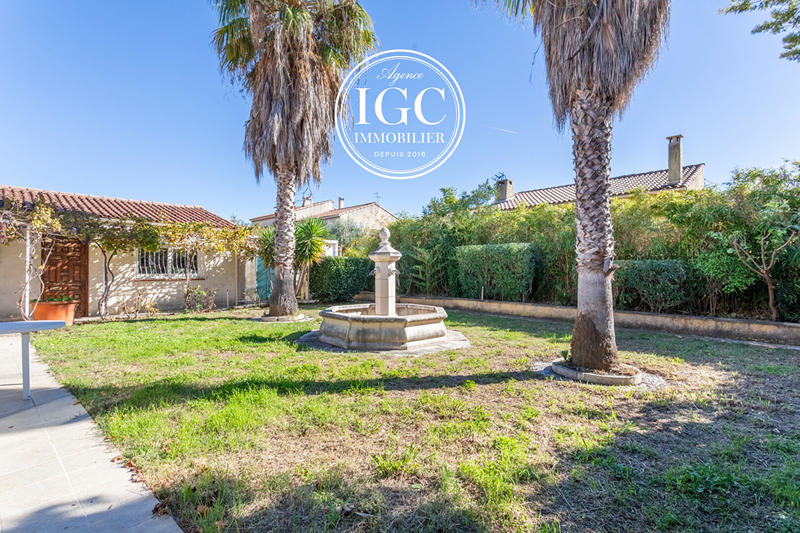 Maison - 240 m² - 6 pièces